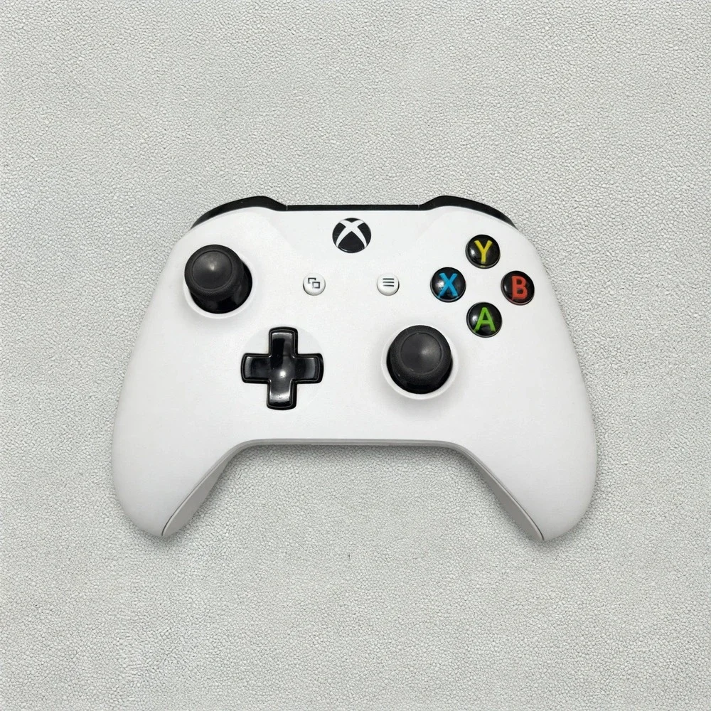 Microsoft Xbox One Wireless Controller 1708 White OEM Tested With Battery Cover